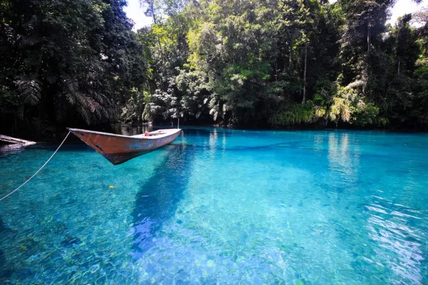Danau-Labuan-Cermin