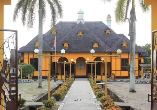Istana Kesultanan Gunung Tabur